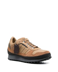 beige Wildleder niedrige Sneakers von adidas