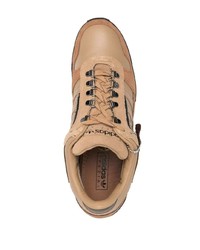 beige Wildleder niedrige Sneakers von adidas