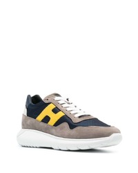 beige Wildleder niedrige Sneakers von Hogan