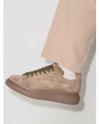 beige Wildleder niedrige Sneakers von Alexander McQueen