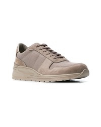 beige Wildleder niedrige Sneakers von Common Projects