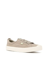 beige Wildleder niedrige Sneakers von Cariuma