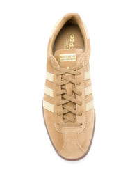 beige Wildleder niedrige Sneakers von adidas