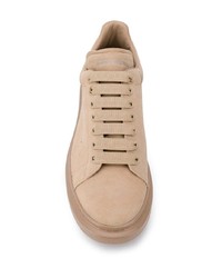 beige Wildleder niedrige Sneakers von Alexander McQueen