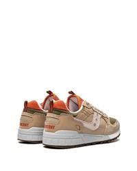 beige Wildleder niedrige Sneakers von Saucony