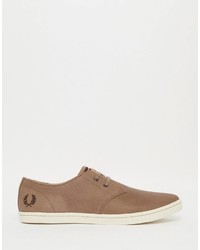 beige Wildleder Turnschuhe von Fred Perry