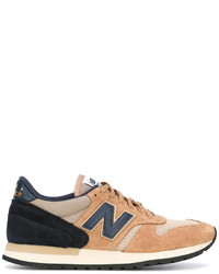 beige Wildleder Turnschuhe von New Balance