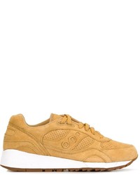 beige Wildleder Turnschuhe von Saucony