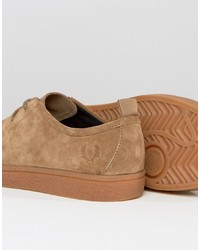 beige Wildleder Turnschuhe von Fred Perry