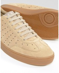 beige Wildleder Turnschuhe von Fred Perry