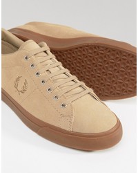 beige Wildleder Turnschuhe von Fred Perry