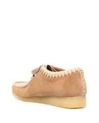 beige Wildlederfreizeitstiefel von Clarks