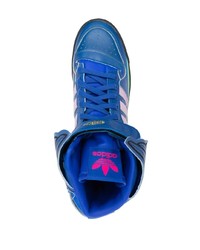 blaue bedruckte hohe Sneakers aus Leder von adidas