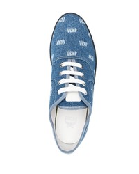 blaue bedruckte Jeans niedrige Sneakers von MCM