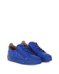 blaue bedruckte Leder niedrige Sneakers von Giuseppe Zanotti