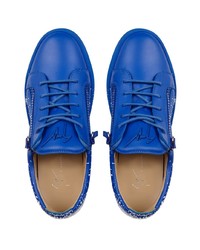blaue bedruckte Leder niedrige Sneakers von Giuseppe Zanotti