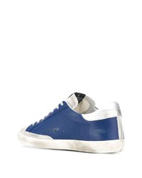 blaue bedruckte Leder niedrige Sneakers von Golden Goose