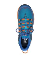blaue bedruckte niedrige Sneakers von Merrell