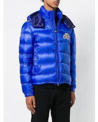 blaue Daunenjacke von Moncler