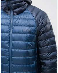 blaue Daunenjacke von The North Face