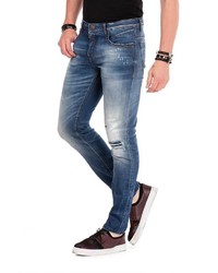 blaue enge Jeans mit Destroyed-Effekten von Cipo & Baxx
