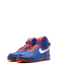 blaue hohe Sneakers von Nike