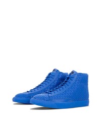 blaue hohe Sneakers von Nike