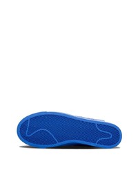 blaue hohe Sneakers von Nike