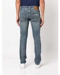 blaue Jeans mit Destroyed-Effekten von Levi's