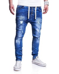 blaue Jeans mit Destroyed-Effekten von behype