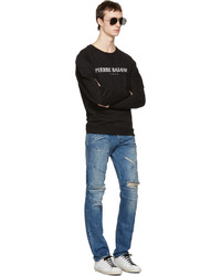 blaue Jeans mit Destroyed-Effekten von Pierre Balmain