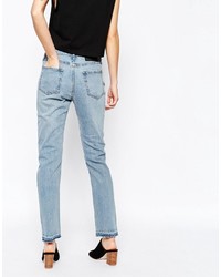 blaue Jeans mit Destroyed-Effekten von Cheap Monday