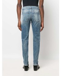 blaue Jeans mit Destroyed-Effekten von Diesel