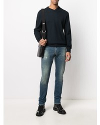 blaue Jeans mit Destroyed-Effekten von Diesel