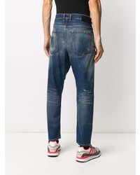 blaue Jeans mit Destroyed-Effekten von Diesel