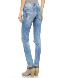 blaue Jeans mit Destroyed-Effekten von Blank