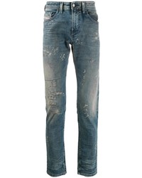 blaue Jeans mit Destroyed-Effekten von Diesel