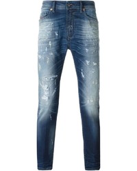 blaue Jeans mit Destroyed-Effekten von Diesel