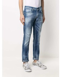 blaue Jeans mit Destroyed-Effekten von Dondup