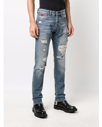 blaue Jeans mit Destroyed-Effekten von John Richmond