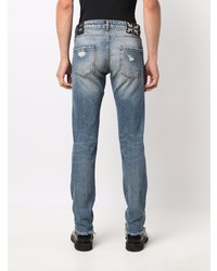 blaue Jeans mit Destroyed-Effekten von John Richmond