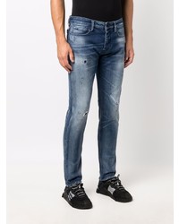 blaue Jeans mit Destroyed-Effekten von Emporio Armani