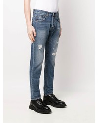 blaue Jeans mit Destroyed-Effekten von John Richmond