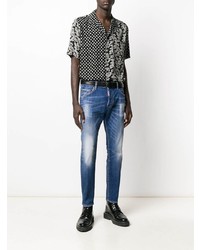 blaue Jeans mit Destroyed-Effekten von DSQUARED2