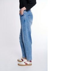 blaue Jeans mit Destroyed-Effekten von Haily's