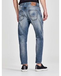 blaue Jeans mit Destroyed-Effekten von Jack & Jones