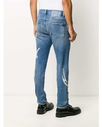 blaue Jeans mit Destroyed-Effekten von Diesel