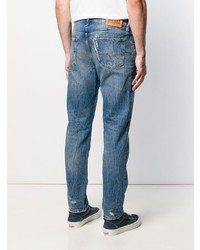 blaue Jeans mit Destroyed-Effekten von Diesel