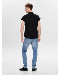 blaue Jeans mit Destroyed-Effekten von ONLY & SONS