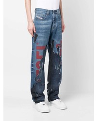 blaue Jeans mit Destroyed-Effekten von Diesel